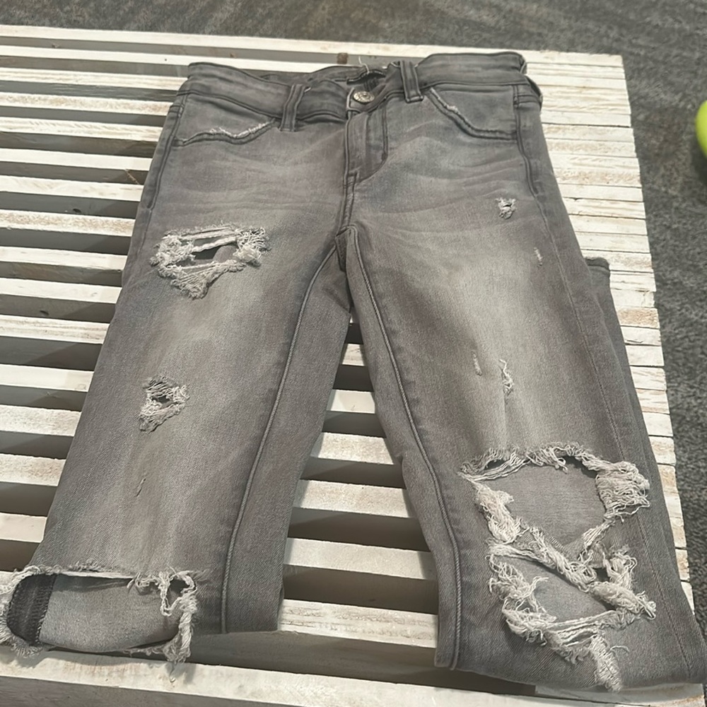 American Eagle 000 Short Gray Distressed